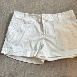 Banana Republic Women's Cream Cargo Shorts. Linen and Cotton Blend. Size 2.